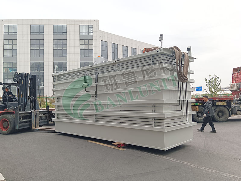 班魯尼特螺桿頂壓潛水試壓機順利發貨，專業物流保障核心裝備啟運